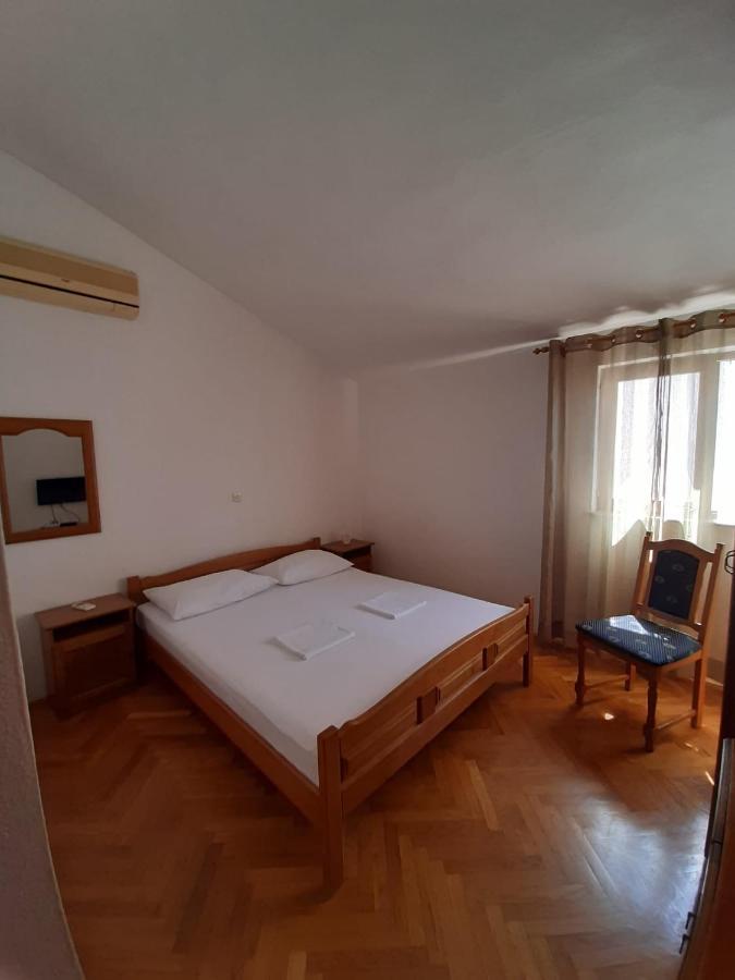 Apartments Ivanka Starigrad Paklenica Exterior foto