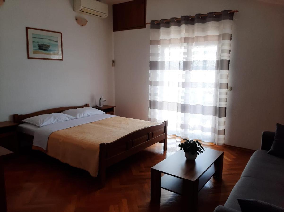 Apartments Ivanka Starigrad Paklenica Exterior foto