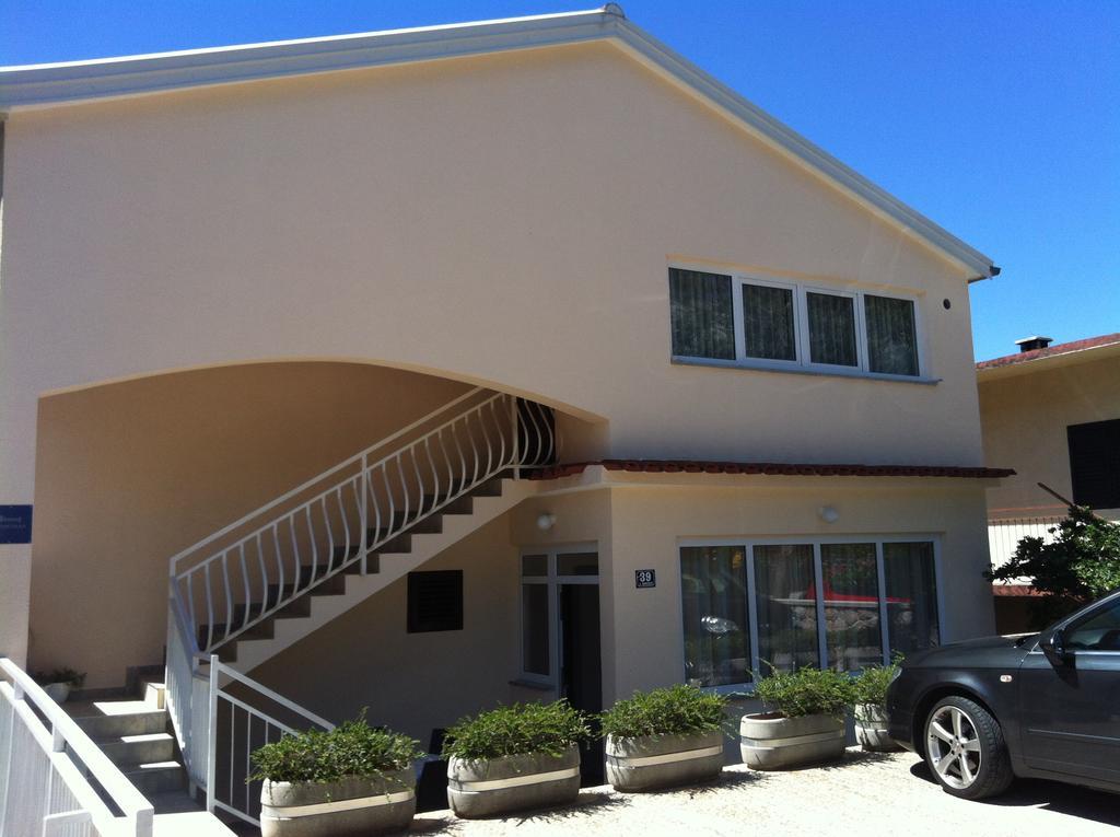 Apartments Ivanka Starigrad Paklenica Exterior foto